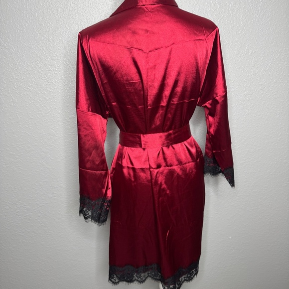 Women's Red  Short Satin Robe with Black Lace Trim size XL - Picture 7 of 13